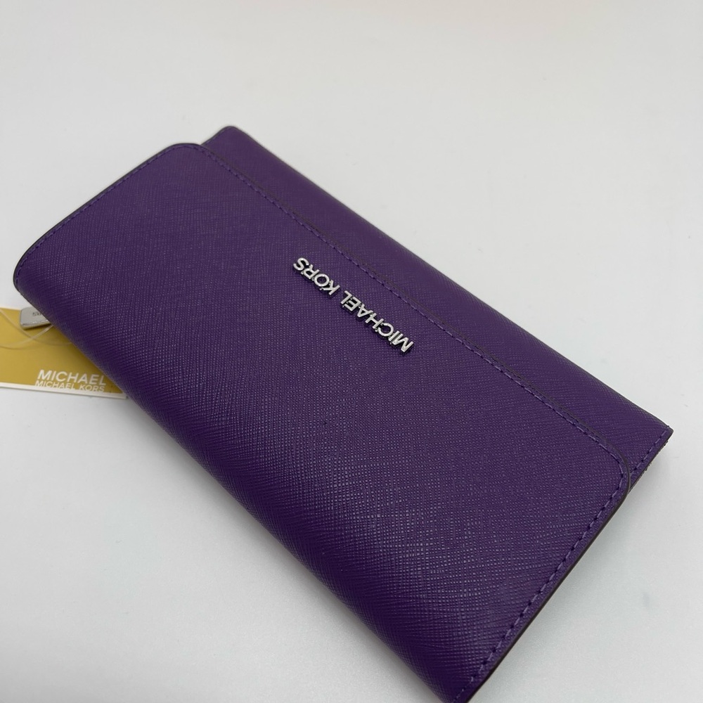 Michael Kors Lg Jet Set Travel Trifold Leather Wallet 
Dark Purple 
NWT - Picture 7 of 16
